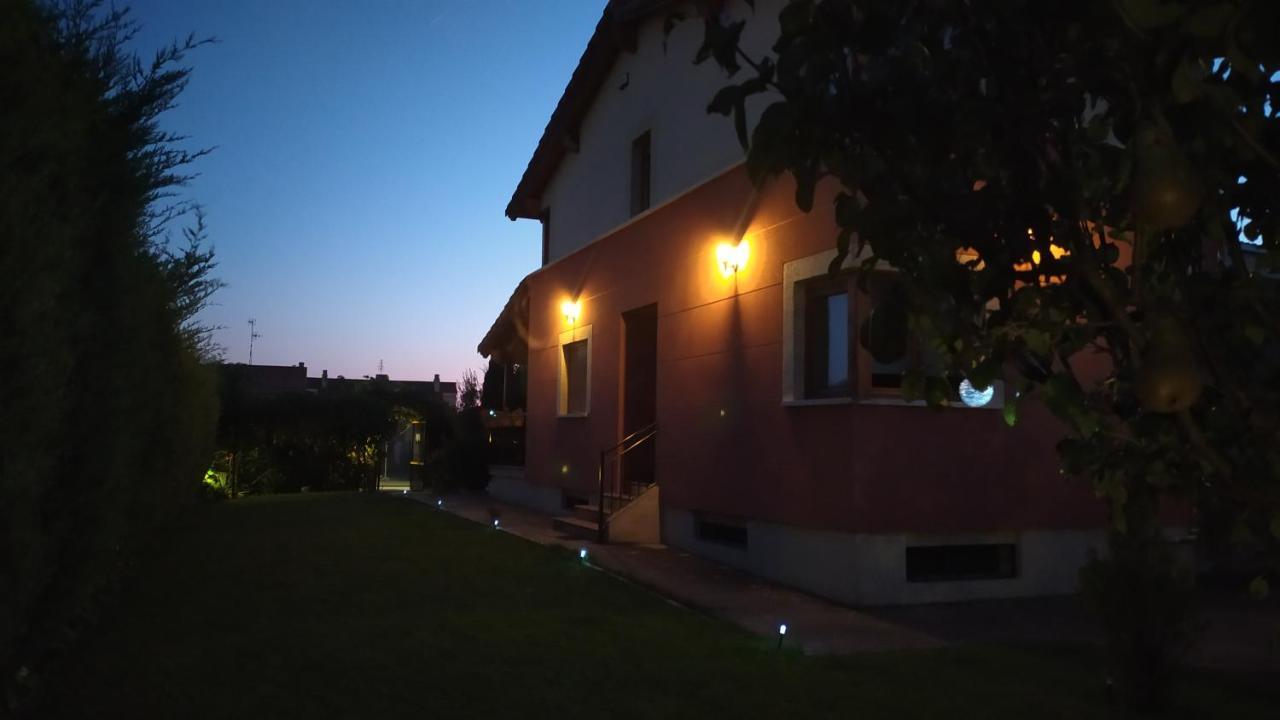 Гостевой дом Cuarenta Y Ocho Luces Бургос Экстерьер фото