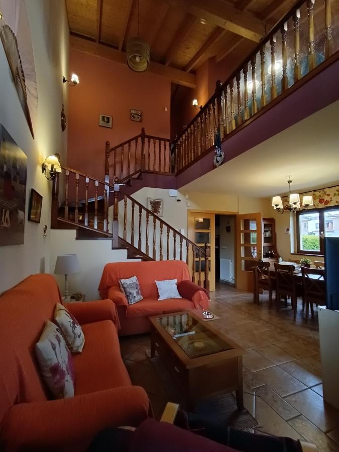 Гостевой дом Cuarenta Y Ocho Luces Бургос Экстерьер фото